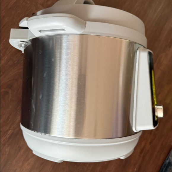 Ninja Instant Pot Electric Pressure Cooker - Stainless Steel - Picture 7 of 9